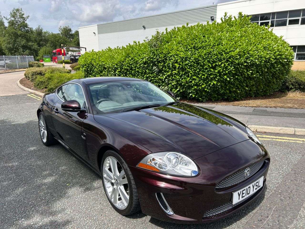 A 2010 JAGUAR XK 5.0 V8 Portfolio Coupe 2dr Petrol Auto Euro 5 (385 ps)-Superb Low Mileage E A 2010 JAGUAR XK 5.0 V8 Portfolio Coupe 2dr Petrol Auto Euro 5 (385 ps)-Superb Low Mileage E