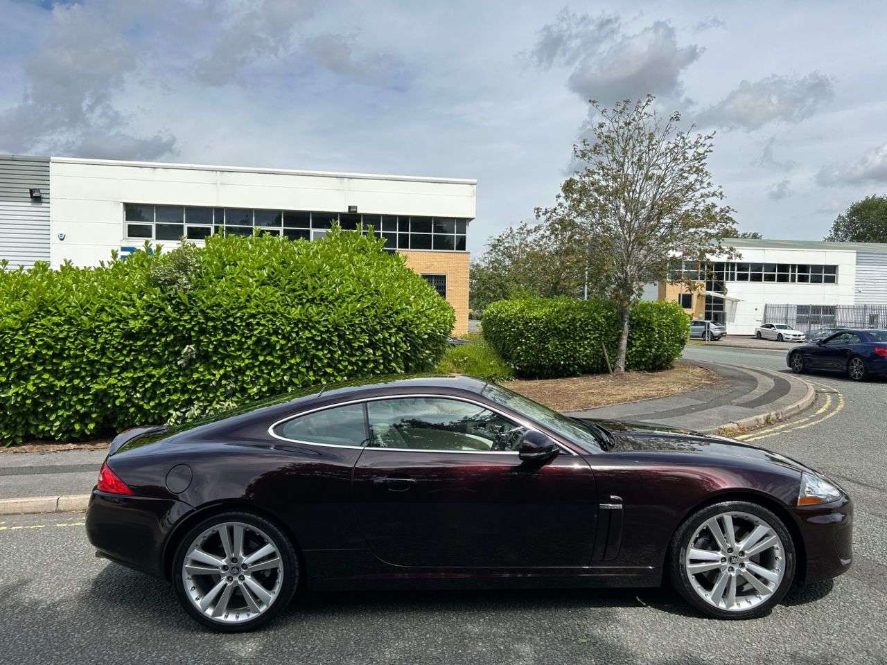 A 2010 JAGUAR XK 5.0 V8 Portfolio Coupe 2dr Petrol Auto Euro 5 (385 ps)-Superb Low Mileage E A 2010 JAGUAR XK 5.0 V8 Portfolio Coupe 2dr Petrol Auto Euro 5 (385 ps)-Superb Low Mileage E