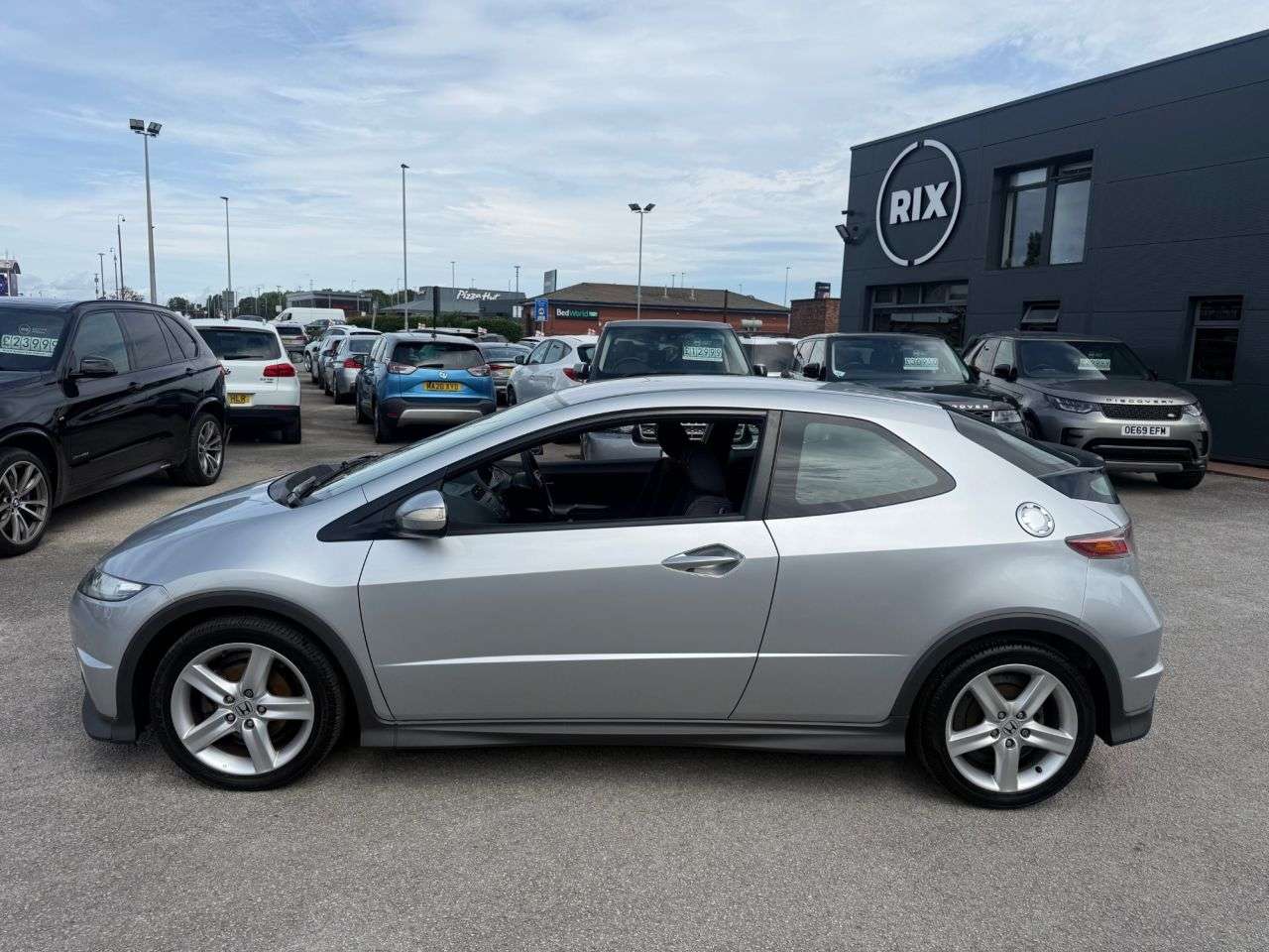 A 2008 HONDA CIVIC 1.8 i-VTEC Type S Hatchback 3dr Petrol Manual (156 g/km, 138 bhp) 2 FORMER A 2008 HONDA CIVIC 1.8 i-VTEC Type S Hatchback 3dr Petrol Manual (156 g/km, 138 bhp) 2 FORMER