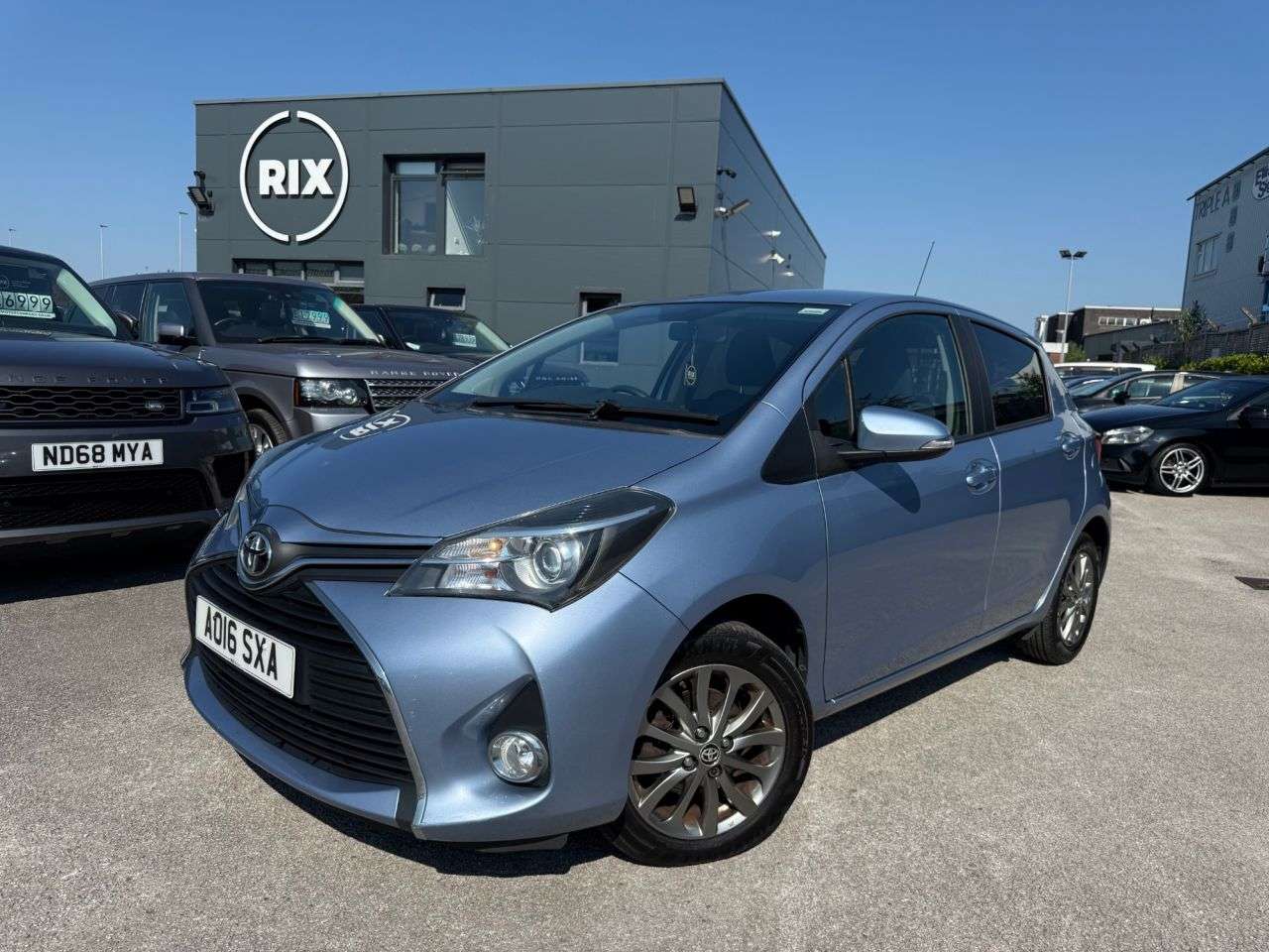 A 2016 TOYOTA YARIS 1.33 Dual VVT-i Icon Hatchback 5dr Petrol Manual Euro 6-2 OWNERS FROM NEW-B A 2016 TOYOTA YARIS 1.33 Dual VVT-i Icon Hatchback 5dr Petrol Manual Euro 6-2 OWNERS FROM NEW-B