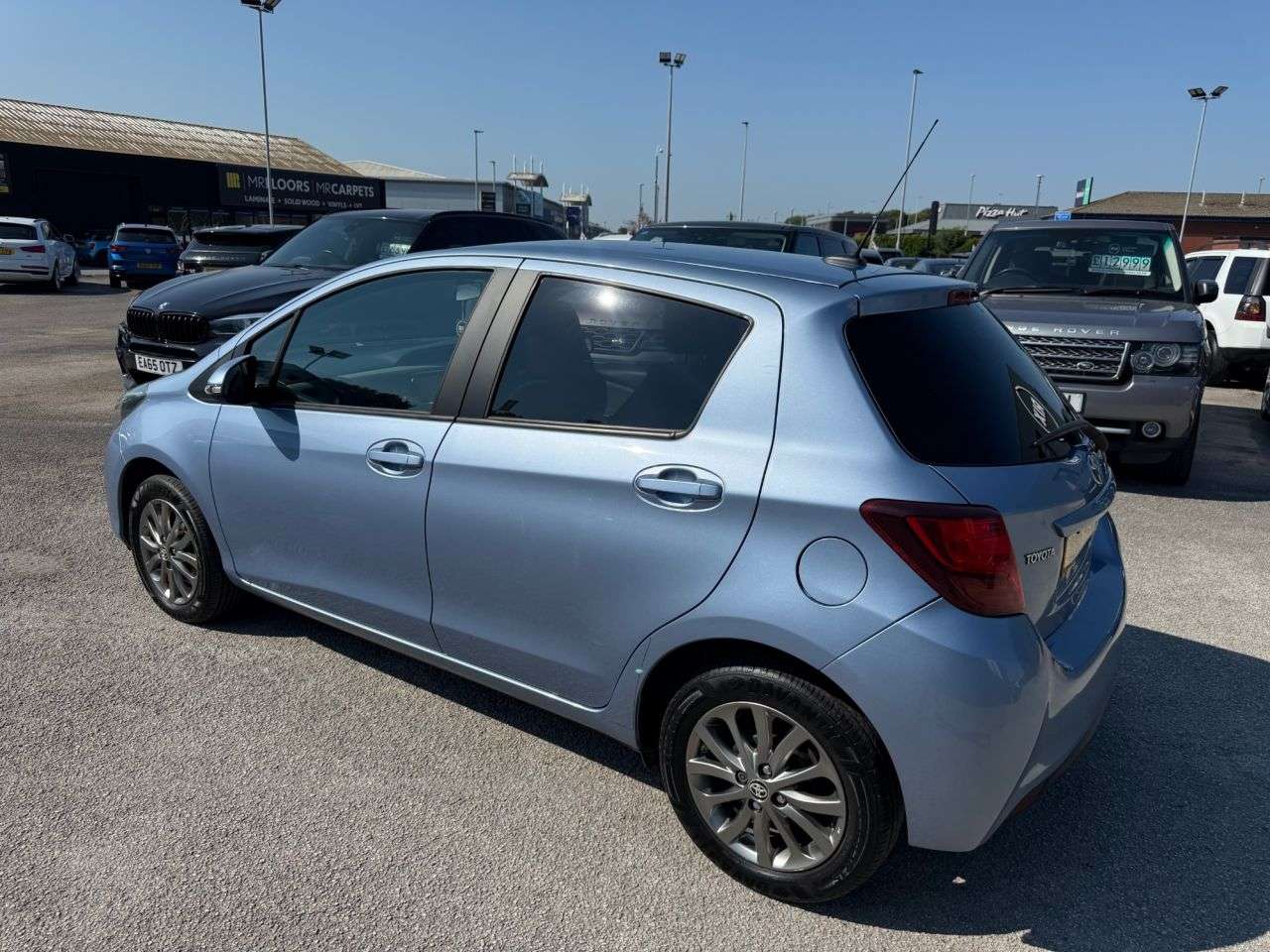 A 2016 TOYOTA YARIS 1.33 Dual VVT-i Icon Hatchback 5dr Petrol Manual Euro 6-2 OWNERS FROM NEW-B A 2016 TOYOTA YARIS 1.33 Dual VVT-i Icon Hatchback 5dr Petrol Manual Euro 6-2 OWNERS FROM NEW-B