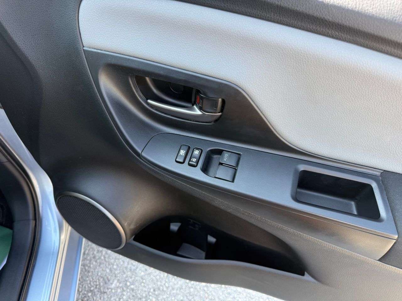 2016 TOYOTA YARIS 2016 TOYOTA YARIS