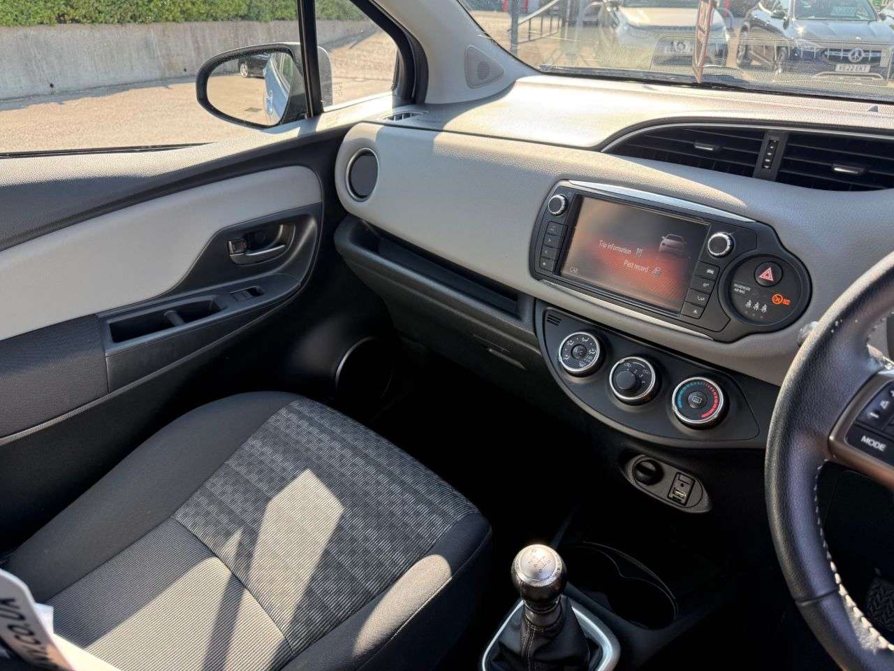 2016 TOYOTA YARIS 2016 TOYOTA YARIS
