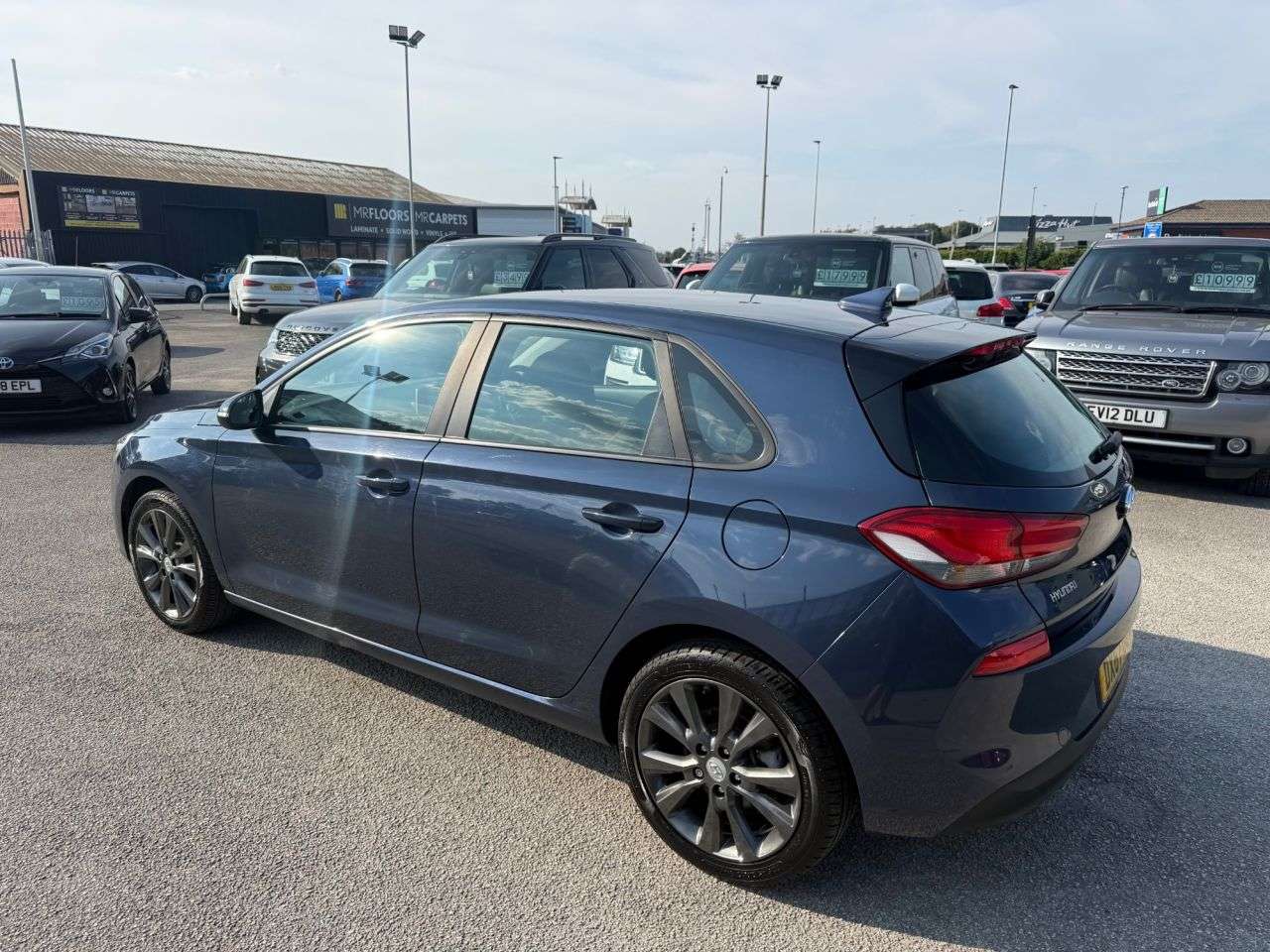 A 2017 HYUNDAI I30 1.0 T-GDi Blue Drive SE Nav Hatchback 5dr Petrol Manual Euro 6-2 OWNERS FRO A 2017 HYUNDAI I30 1.0 T-GDi Blue Drive SE Nav Hatchback 5dr Petrol Manual Euro 6-2 OWNERS FRO