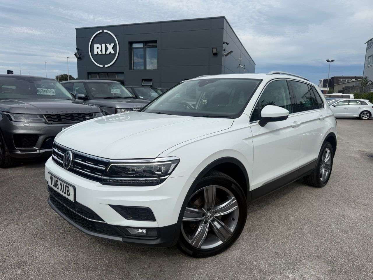 A 2018 VOLKSWAGEN TIGUAN 2.0 TDI SEL SUV 5dr Diesel Manual Euro 6-2 OWNERS FROM NEW-PANORAMIC GLASS A 2018 VOLKSWAGEN TIGUAN 2.0 TDI SEL SUV 5dr Diesel Manual Euro 6-2 OWNERS FROM NEW-PANORAMIC GLASS