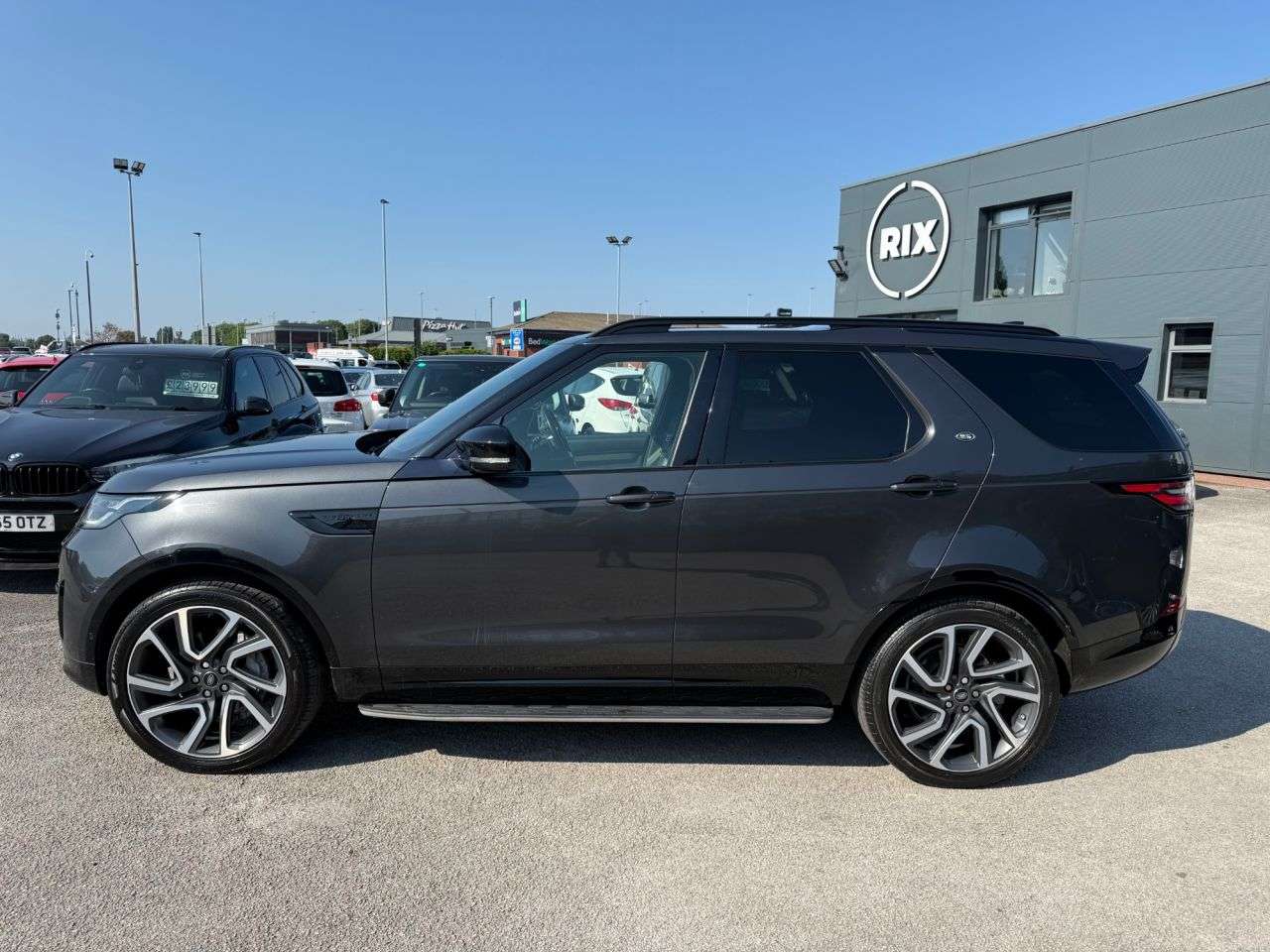A 2020 LAND ROVER DISCOVERY 5 3.0 SD V6 HSE SUV 5dr Diesel Auto 4WD Euro 6-2 OWNER CAR FINISHED IN CARPAT A 2020 LAND ROVER DISCOVERY 5 3.0 SD V6 HSE SUV 5dr Diesel Auto 4WD Euro 6-2 OWNER CAR FINISHED IN CARPAT