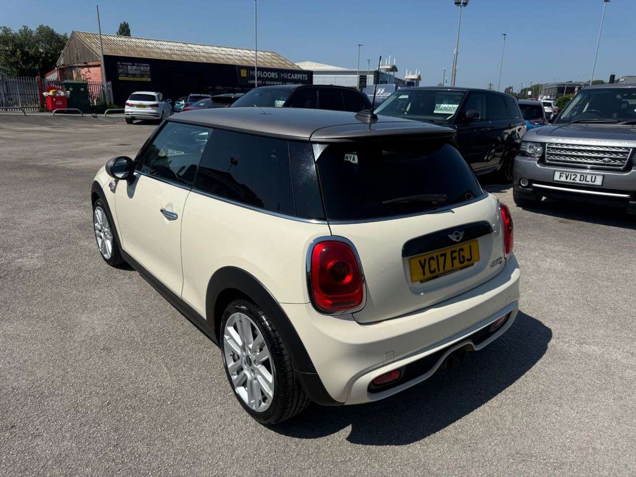 A 2017 MINI HATCH 2.0 Cooper S Seven Hatchback 3dr Petrol Manual Euro 6-FINISHED IN PEPPER WH A 2017 MINI HATCH 2.0 Cooper S Seven Hatchback 3dr Petrol Manual Euro 6-FINISHED IN PEPPER WH