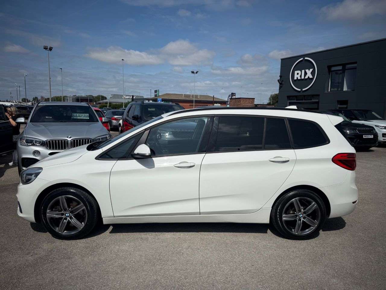 A 2017 BMW 2 SERIES GRAN TOURER 2.0 220i Sport MPV 5dr Petrol Auto Euro 6-2 FORMER KEEPERS-7 SEATS-BLUETOOT A 2017 BMW 2 SERIES GRAN TOURER 2.0 220i Sport MPV 5dr Petrol Auto Euro 6-2 FORMER KEEPERS-7 SEATS-BLUETOOT