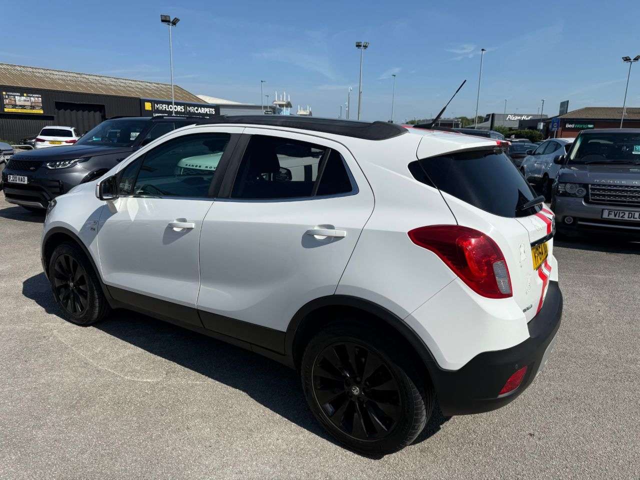 A 2015 VAUXHALL MOKKA 1.6 SE SUV 5dr Petrol Manual 2WD Euro 5 (s/s) (115 ps) A 2015 VAUXHALL MOKKA 1.6 SE SUV 5dr Petrol Manual 2WD Euro 5 (s/s) (115 ps)