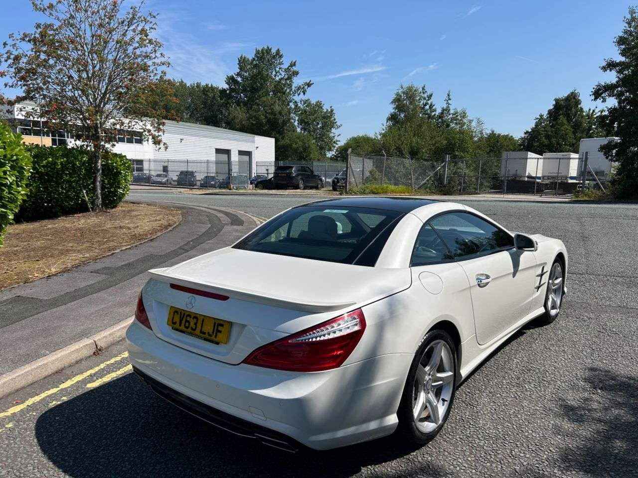 A 2013 MERCEDES-BENZ SL 3.5 SL350 AMG Sport Convertible 2dr Petrol G-Tronic Euro 5 (s/s) (306 ps)-F A 2013 MERCEDES-BENZ SL 3.5 SL350 AMG Sport Convertible 2dr Petrol G-Tronic Euro 5 (s/s) (306 ps)-F