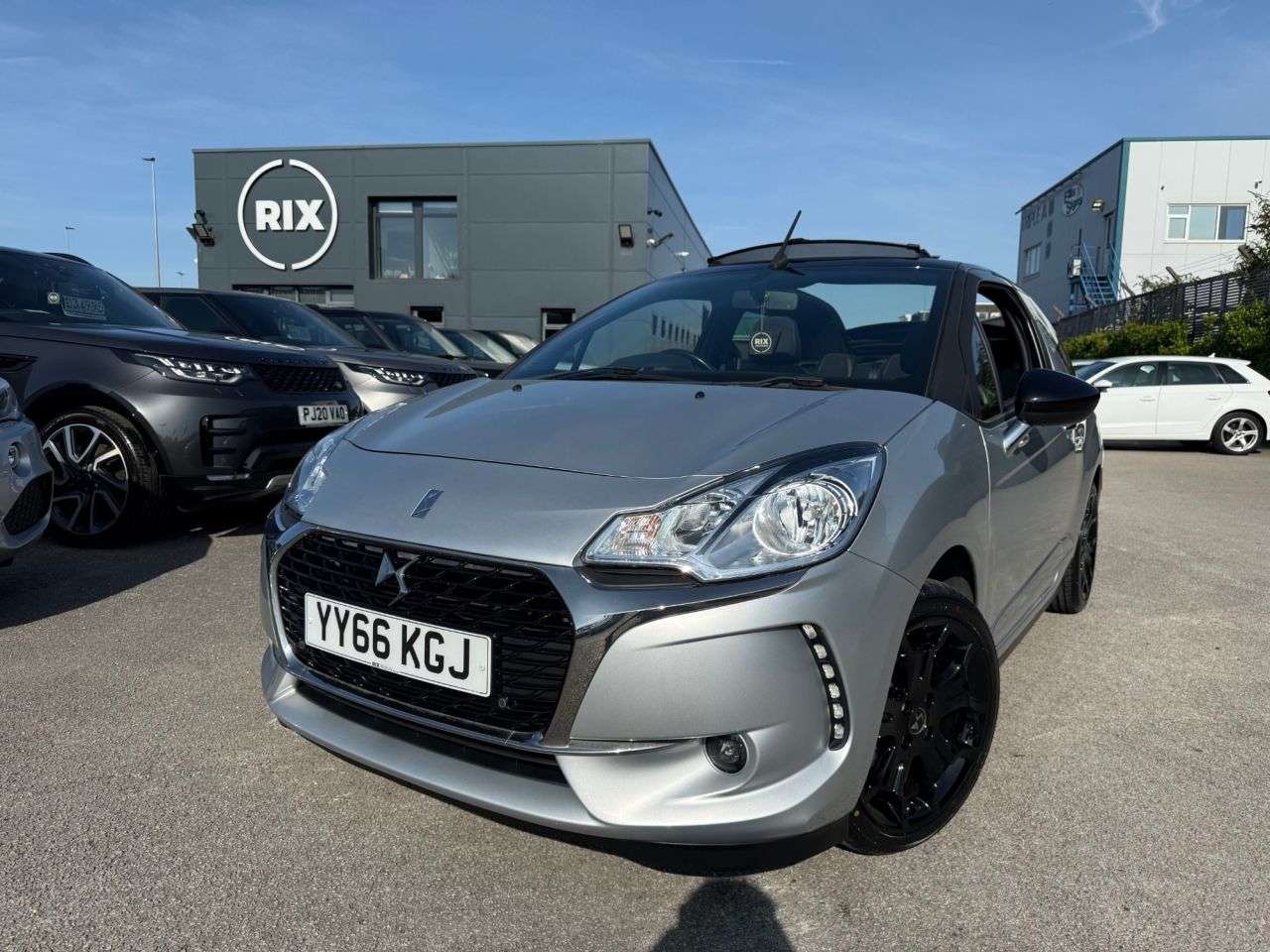 A 2016 DS AUTOMOBILES DS 3 1.6 BlueHDi Elegance Cabriolet 2dr Diesel Manual Euro 6 (s/s) (100 ps) A 2016 DS AUTOMOBILES DS 3 1.6 BlueHDi Elegance Cabriolet 2dr Diesel Manual Euro 6 (s/s) (100 ps)