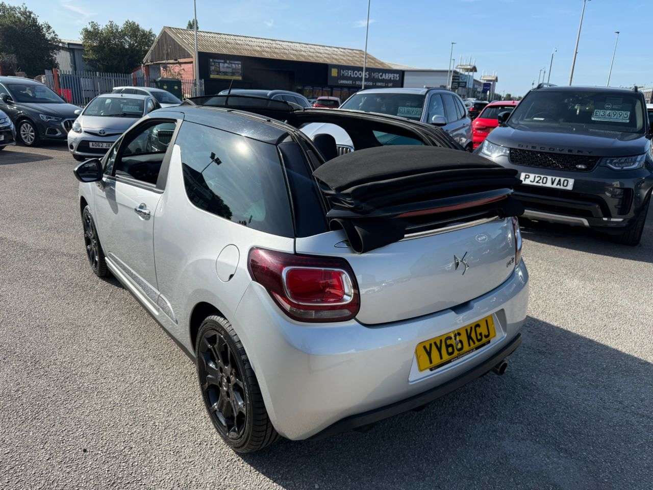 A 2016 DS AUTOMOBILES DS 3 1.6 BlueHDi Elegance Cabriolet 2dr Diesel Manual Euro 6 (s/s) (100 ps) A 2016 DS AUTOMOBILES DS 3 1.6 BlueHDi Elegance Cabriolet 2dr Diesel Manual Euro 6 (s/s) (100 ps)