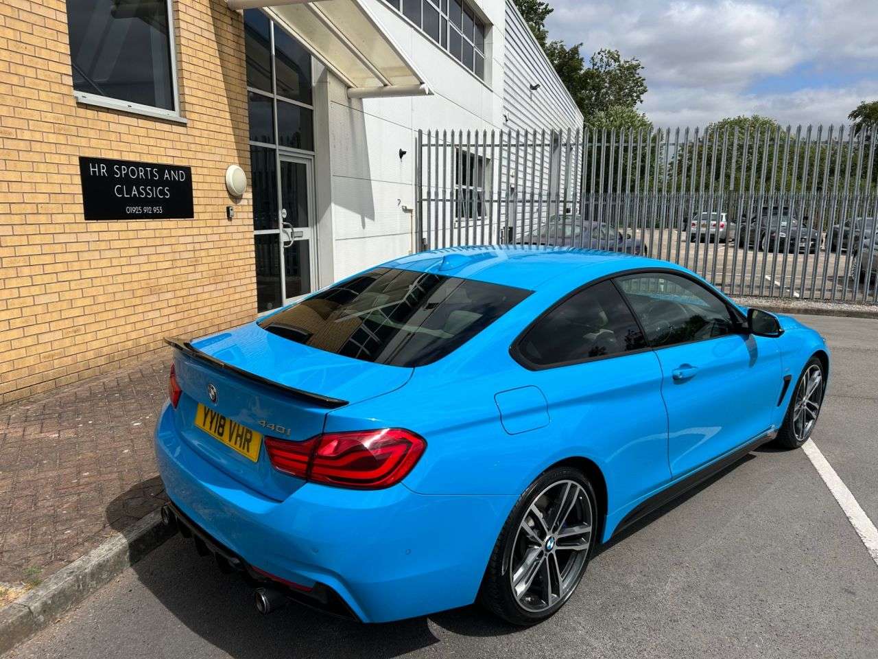 A 2018 BMW 4 SERIES 3.0 440i M Sport Coupe 2dr Petrol Auto Euro 6 (s/s) (326 ps)-Factory Extras A 2018 BMW 4 SERIES 3.0 440i M Sport Coupe 2dr Petrol Auto Euro 6 (s/s) (326 ps)-Factory Extras