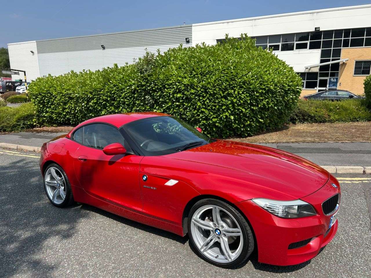 A 2010 BMW Z4 2.5 23i M Sport Convertible 2dr Petrol Manual sDrive Euro 5 (204 ps)-1 Owne A 2010 BMW Z4 2.5 23i M Sport Convertible 2dr Petrol Manual sDrive Euro 5 (204 ps)-1 Owne