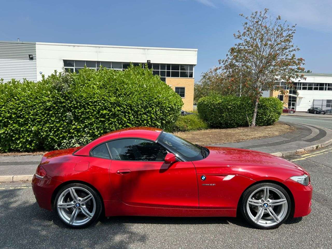 A 2010 BMW Z4 2.5 23i M Sport Convertible 2dr Petrol Manual sDrive Euro 5 (204 ps)-1 Owne A 2010 BMW Z4 2.5 23i M Sport Convertible 2dr Petrol Manual sDrive Euro 5 (204 ps)-1 Owne
