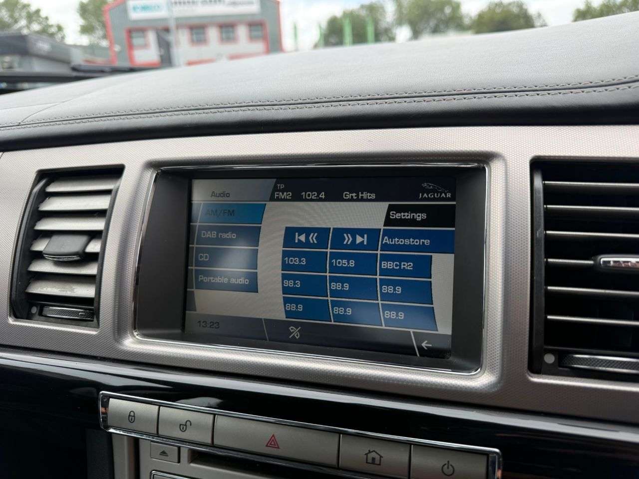 2011 JAGUAR XF 2011 JAGUAR XF