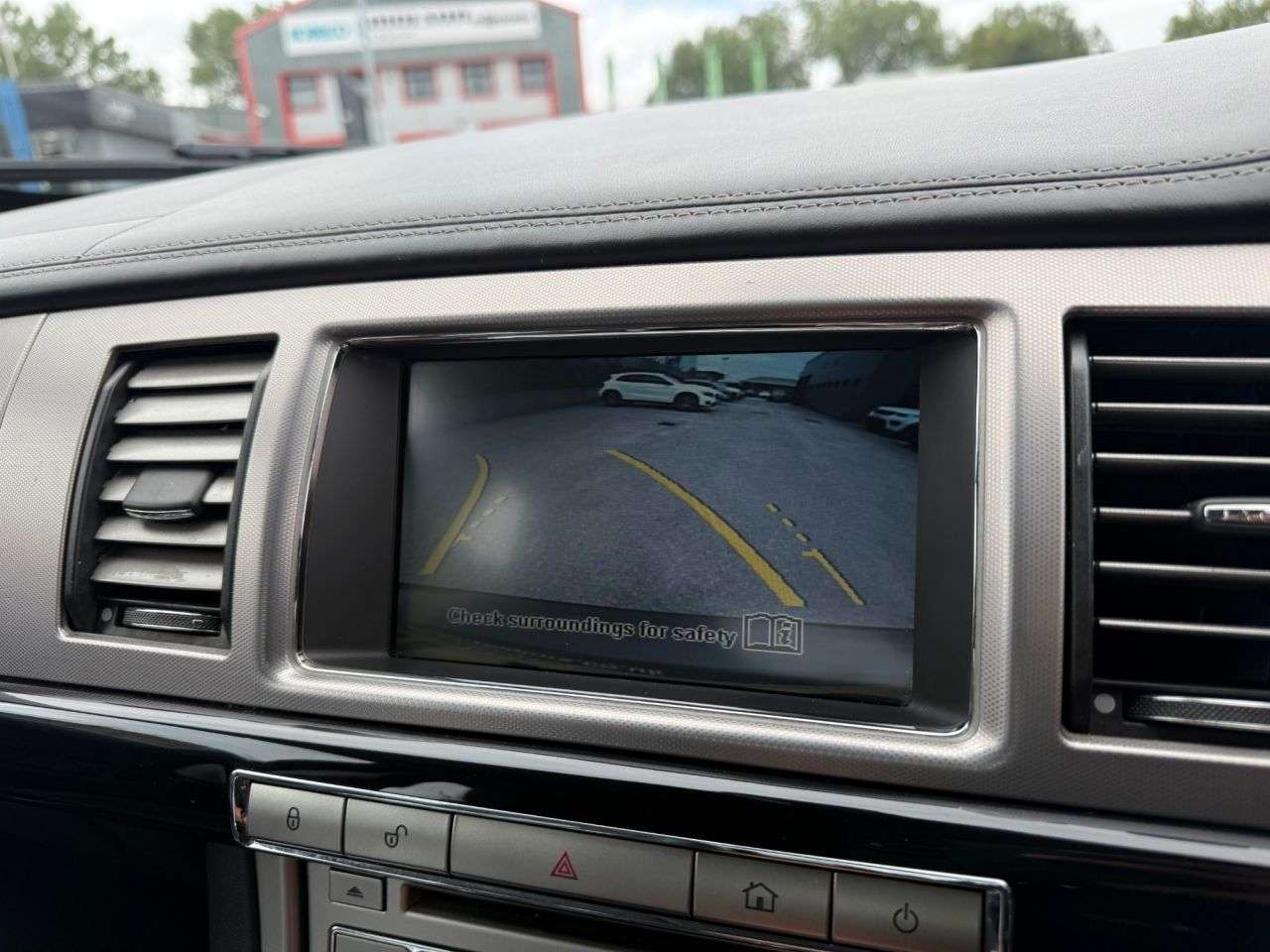 2011 JAGUAR XF 2011 JAGUAR XF