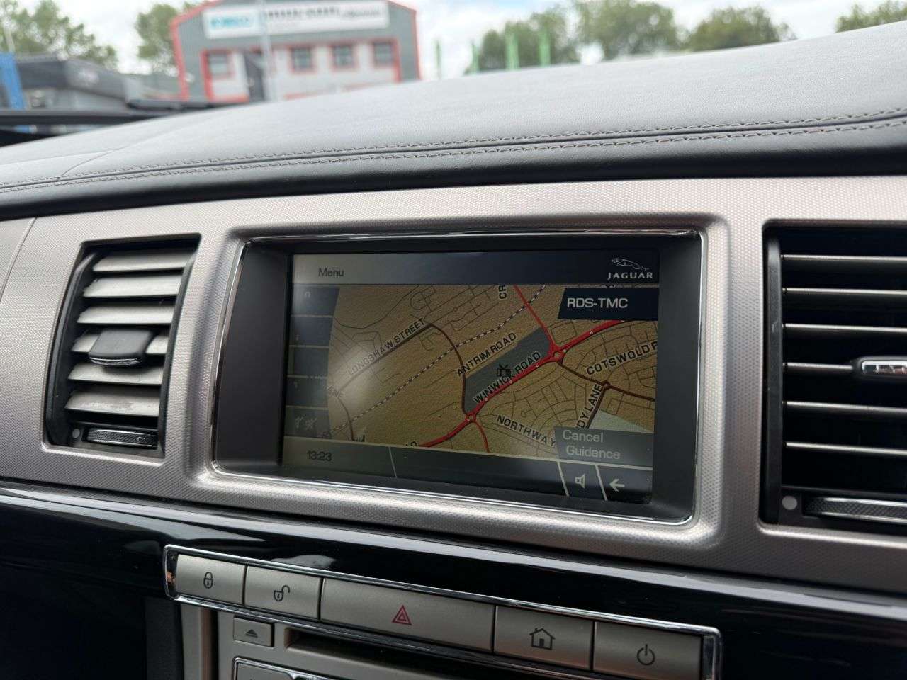 2011 JAGUAR XF 2011 JAGUAR XF