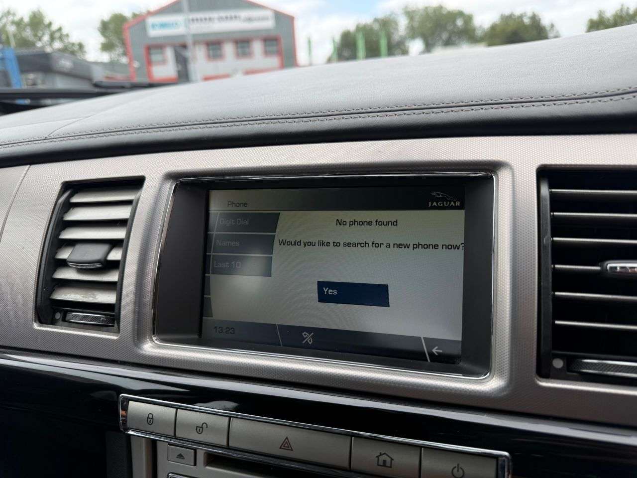 2011 JAGUAR XF 2011 JAGUAR XF