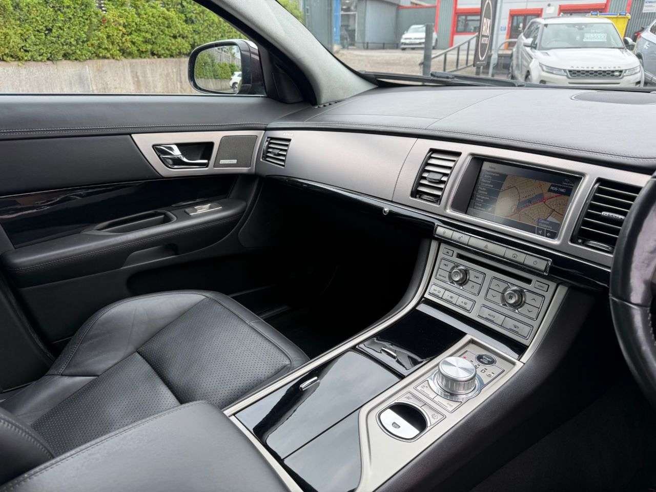 2011 JAGUAR XF 2011 JAGUAR XF