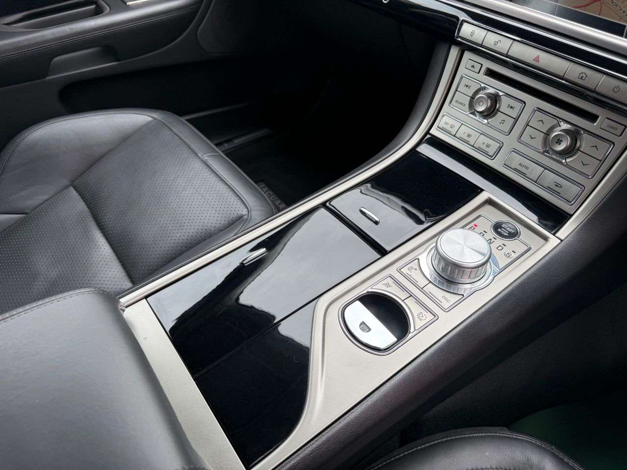 2011 JAGUAR XF 2011 JAGUAR XF