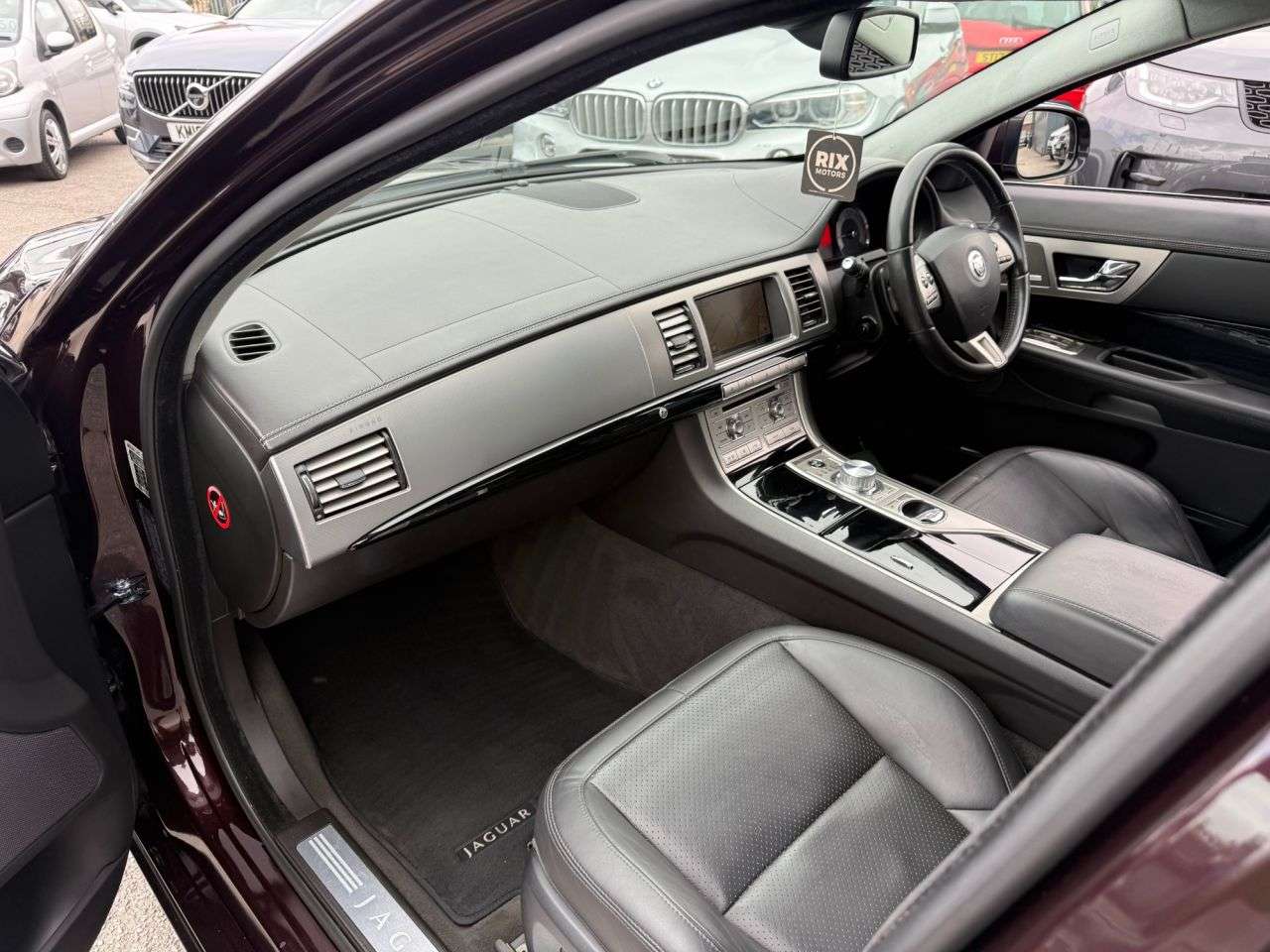 2011 JAGUAR XF 2011 JAGUAR XF