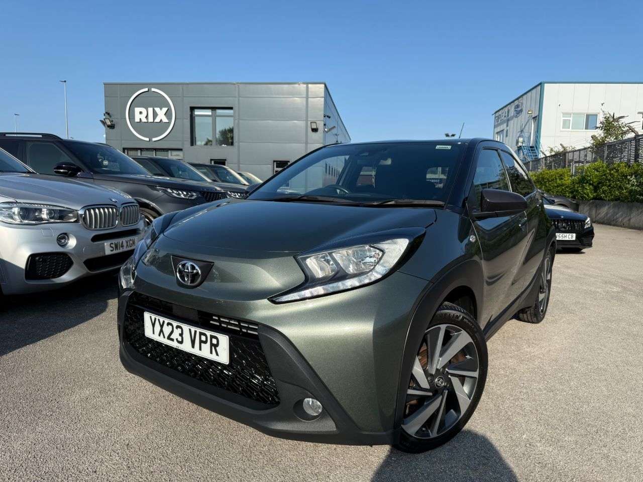 A 2023 TOYOTA AYGO X 1.0 VVT-i Edge Hatchback 5dr Petrol Manual Euro 6-1 OWNER FROM NEW-BLUETOOT A 2023 TOYOTA AYGO X 1.0 VVT-i Edge Hatchback 5dr Petrol Manual Euro 6-1 OWNER FROM NEW-BLUETOOT