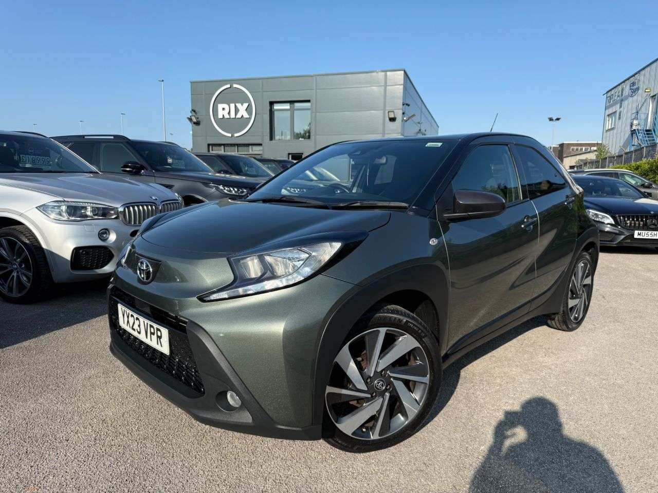 A 2023 TOYOTA AYGO X 1.0 VVT-i Edge Hatchback 5dr Petrol Manual Euro 6-1 OWNER FROM NEW-BLUETOOT A 2023 TOYOTA AYGO X 1.0 VVT-i Edge Hatchback 5dr Petrol Manual Euro 6-1 OWNER FROM NEW-BLUETOOT