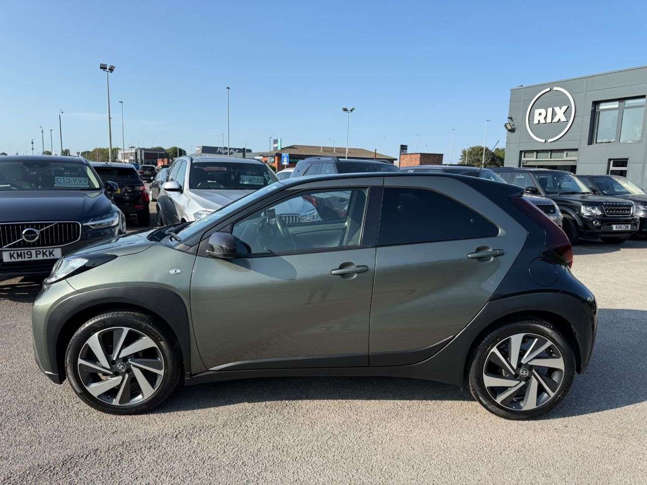 A 2023 TOYOTA AYGO X 1.0 VVT-i Edge Hatchback 5dr Petrol Manual Euro 6-1 OWNER FROM NEW-BLUETOOT A 2023 TOYOTA AYGO X 1.0 VVT-i Edge Hatchback 5dr Petrol Manual Euro 6-1 OWNER FROM NEW-BLUETOOT