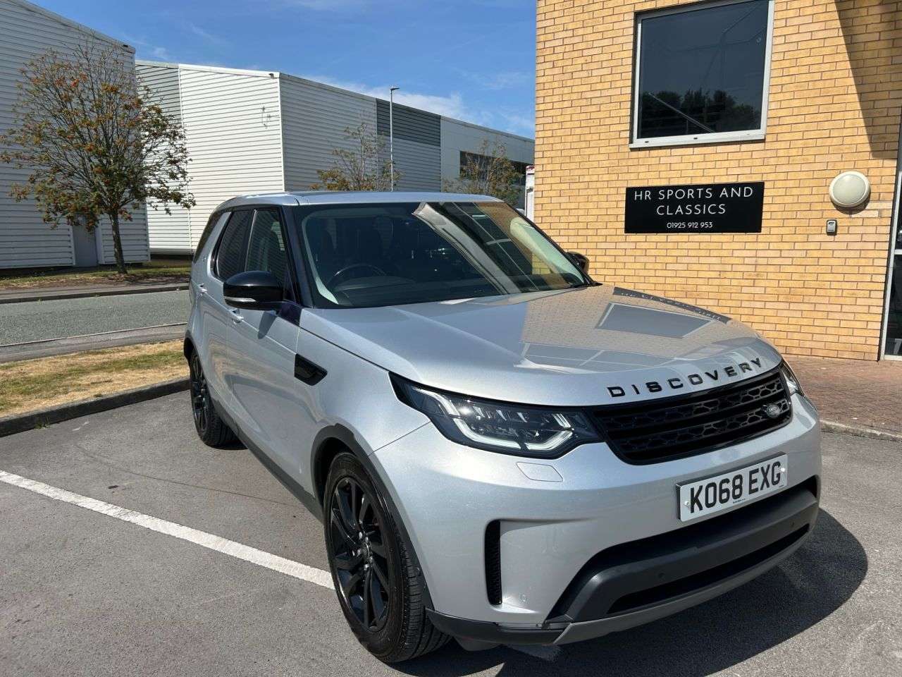 A 2018 LAND ROVER DISCOVERY 5 3.0 SD V6 HSE SUV 5dr Diesel Auto 4WD Euro 6 (s/s) (306 ps)-Great Low Milea A 2018 LAND ROVER DISCOVERY 5 3.0 SD V6 HSE SUV 5dr Diesel Auto 4WD Euro 6 (s/s) (306 ps)-Great Low Milea