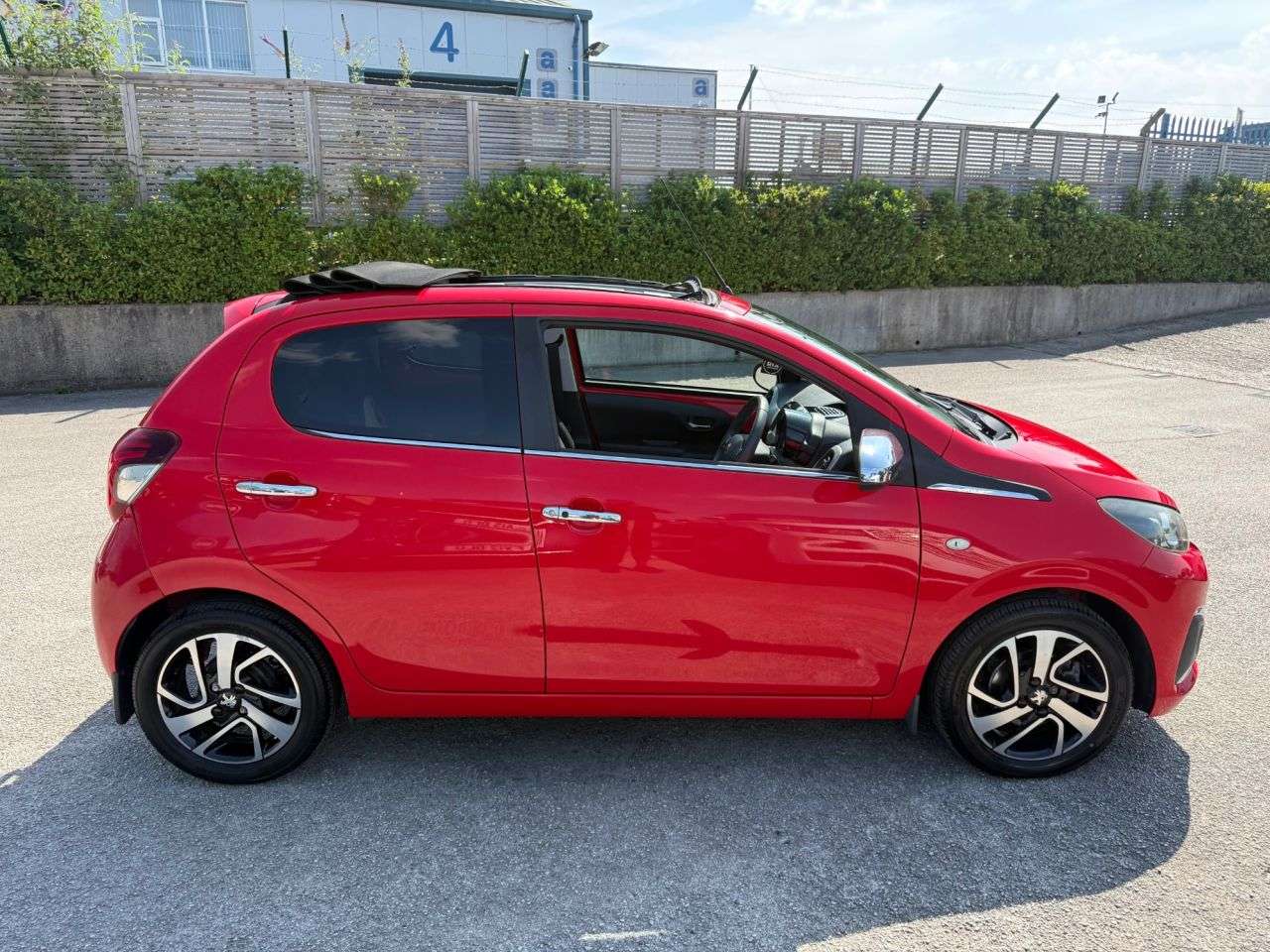 2014 PEUGEOT 108 2014 PEUGEOT 108