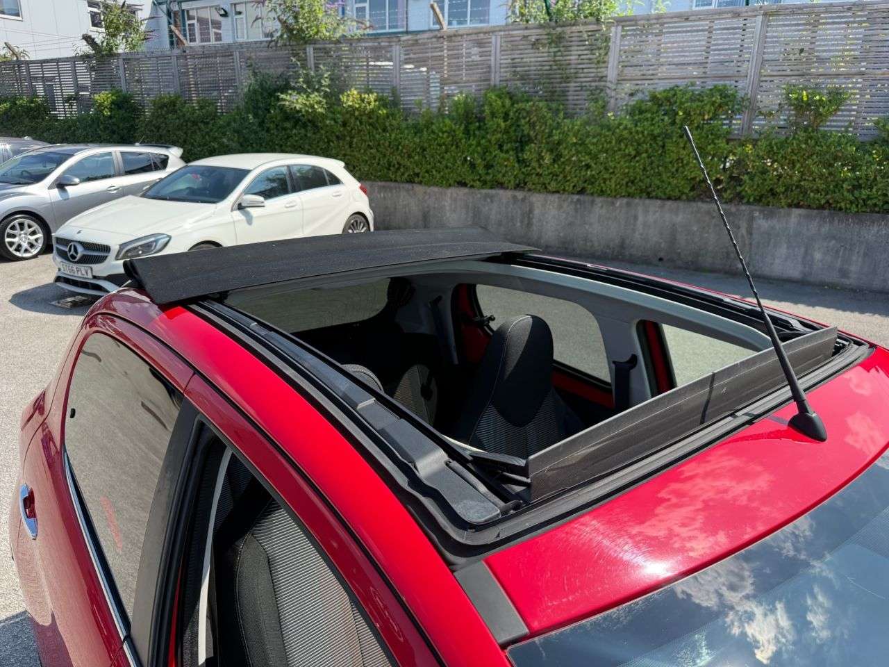 2014 PEUGEOT 108 2014 PEUGEOT 108