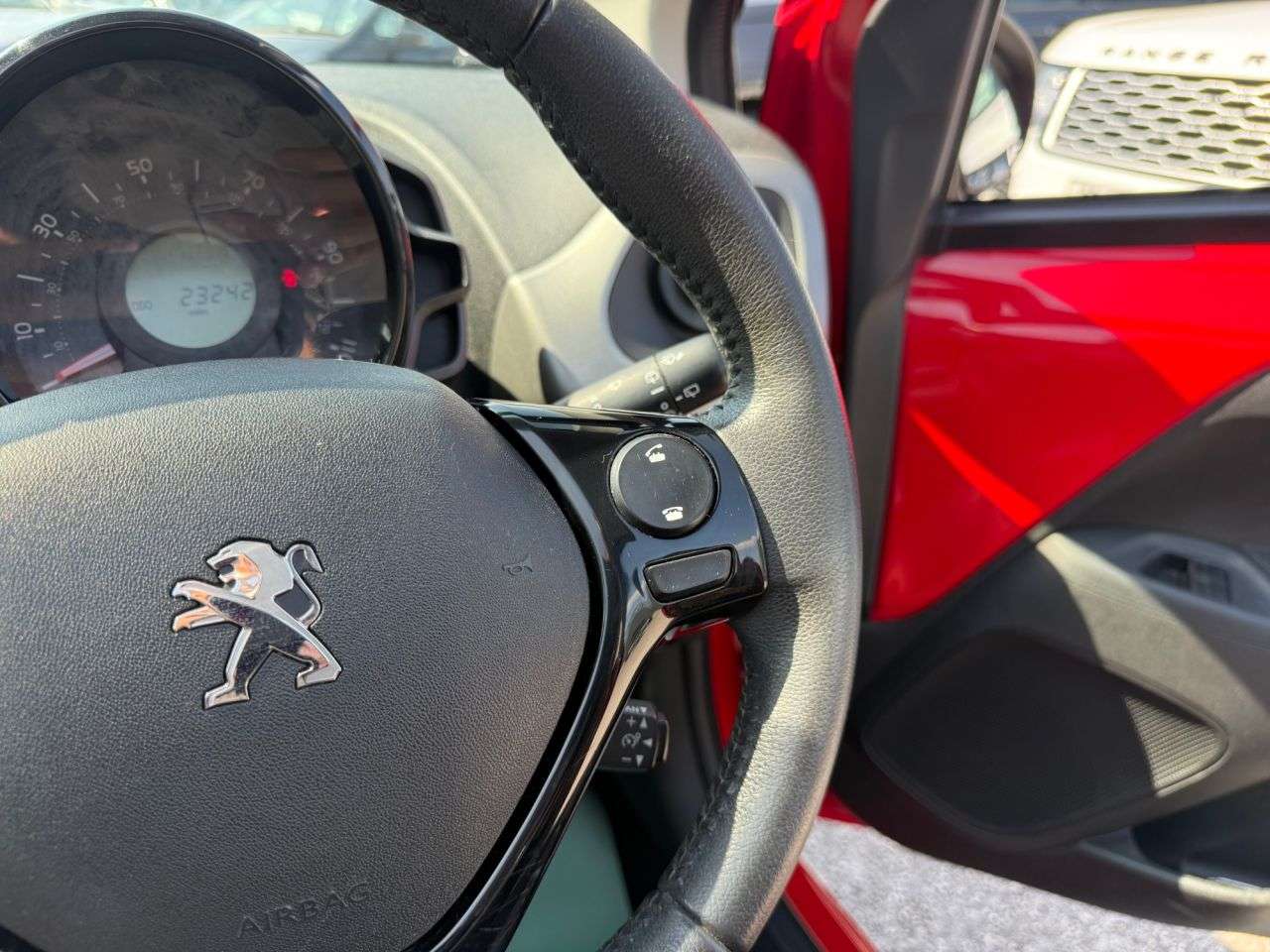 2014 PEUGEOT 108 2014 PEUGEOT 108