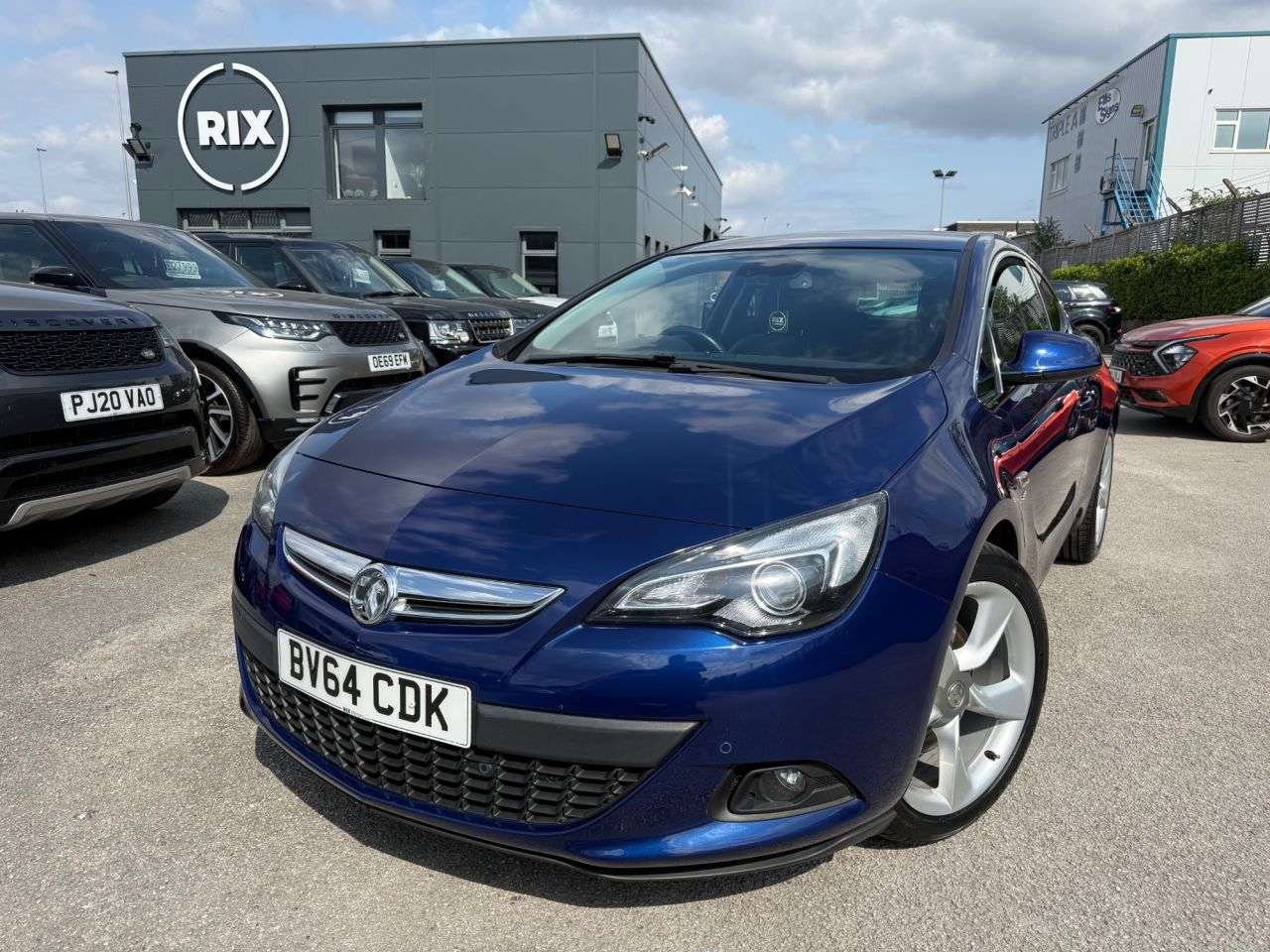A 2014 VAUXHALL ASTRA GTC 1.4T SRi Coupe 3dr Petrol Manual Euro 5 (s/s) (140 ps) A 2014 VAUXHALL ASTRA GTC 1.4T SRi Coupe 3dr Petrol Manual Euro 5 (s/s) (140 ps)