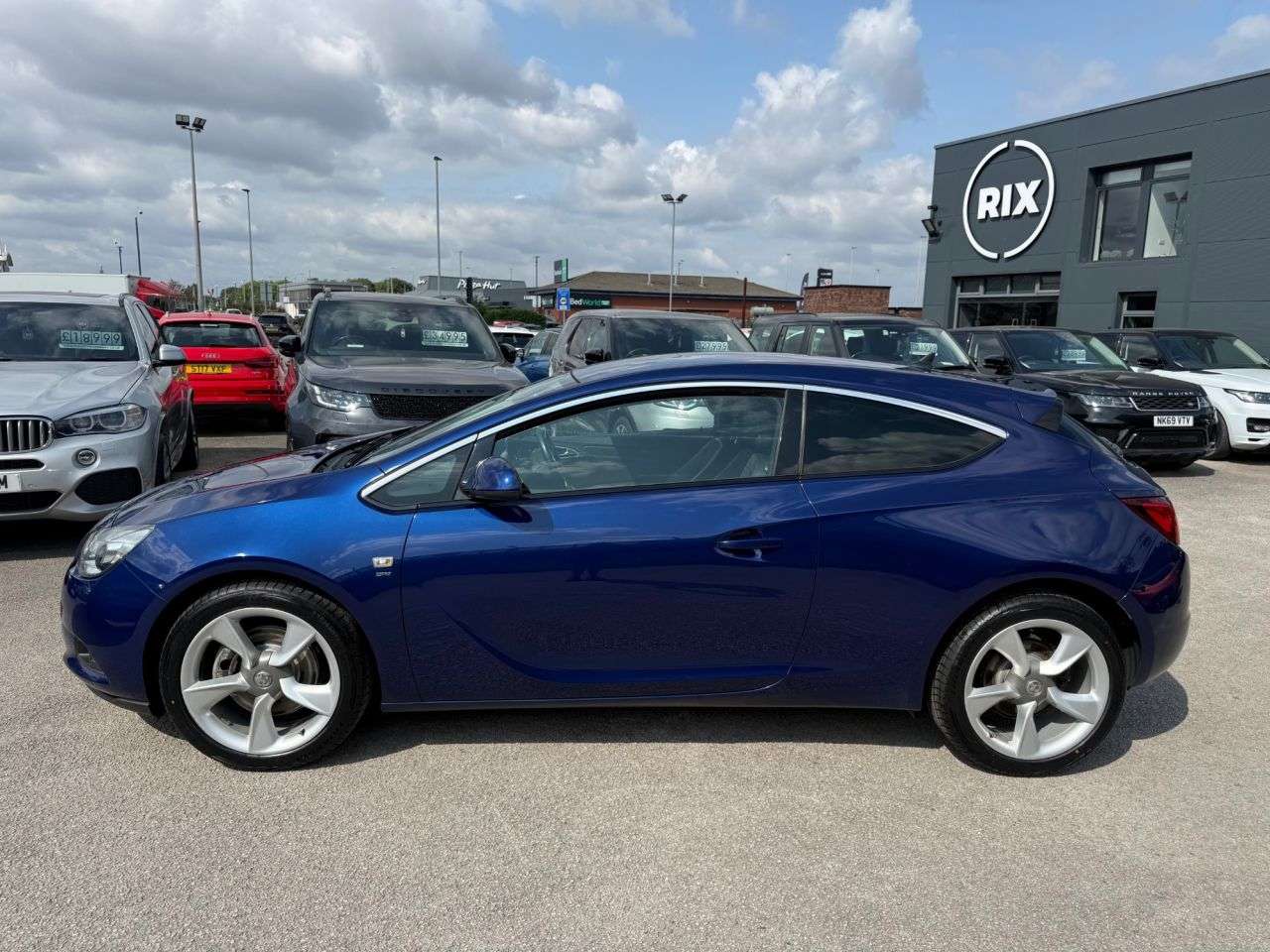 A 2014 VAUXHALL ASTRA GTC 1.4T SRi Coupe 3dr Petrol Manual Euro 5 (s/s) (140 ps) A 2014 VAUXHALL ASTRA GTC 1.4T SRi Coupe 3dr Petrol Manual Euro 5 (s/s) (140 ps)