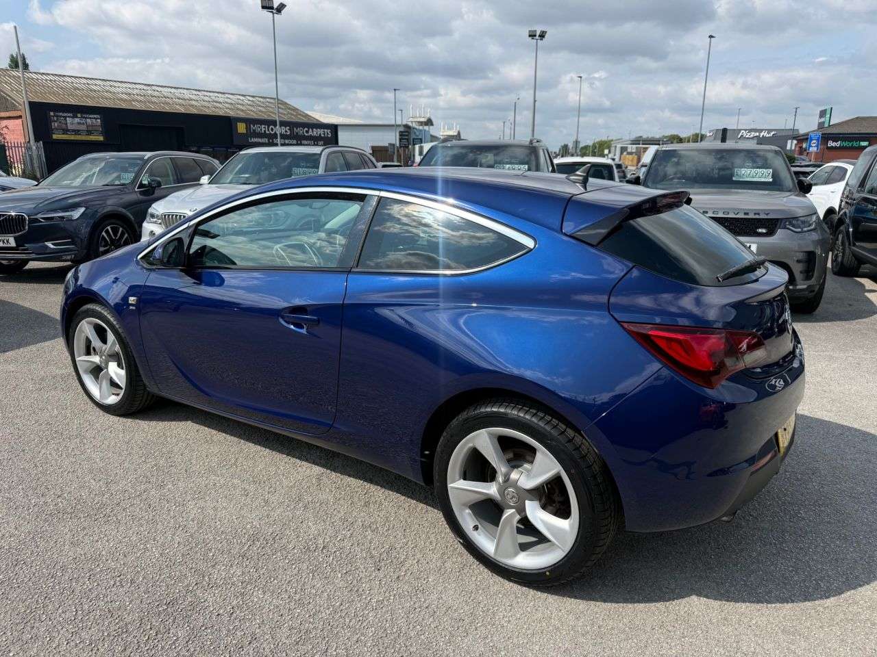 A 2014 VAUXHALL ASTRA GTC 1.4T SRi Coupe 3dr Petrol Manual Euro 5 (s/s) (140 ps) A 2014 VAUXHALL ASTRA GTC 1.4T SRi Coupe 3dr Petrol Manual Euro 5 (s/s) (140 ps)