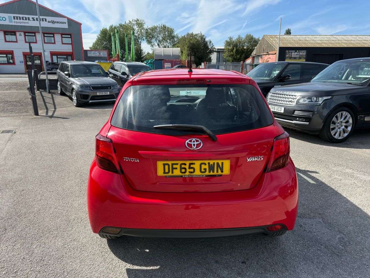 A 2015 TOYOTA YARIS 1.33 Dual VVT-i Icon Hatchback 5dr Petrol Manual Euro 5 Euro 5-2 FORMER KEE A 2015 TOYOTA YARIS 1.33 Dual VVT-i Icon Hatchback 5dr Petrol Manual Euro 5 Euro 5-2 FORMER KEE
