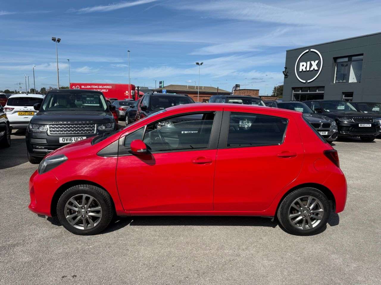 A 2015 TOYOTA YARIS 1.33 Dual VVT-i Icon Hatchback 5dr Petrol Manual Euro 5 Euro 5-2 FORMER KEE A 2015 TOYOTA YARIS 1.33 Dual VVT-i Icon Hatchback 5dr Petrol Manual Euro 5 Euro 5-2 FORMER KEE