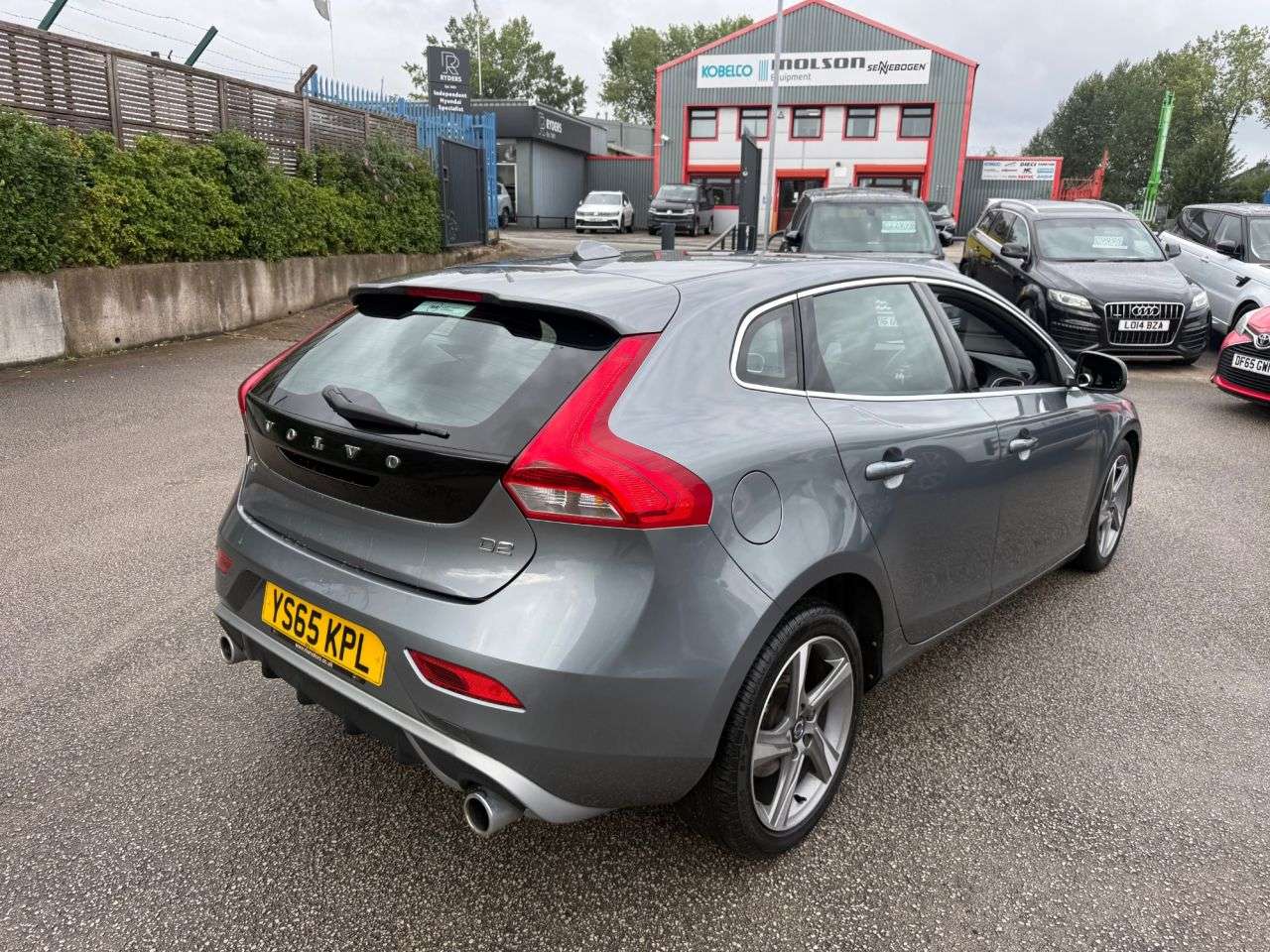 2015 VOLVO V40 2015 VOLVO V40
