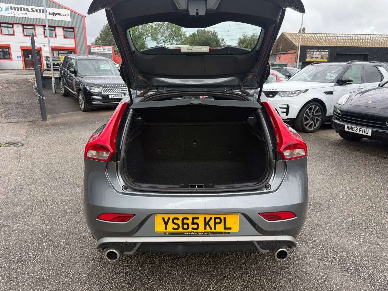 2015 VOLVO V40 2015 VOLVO V40