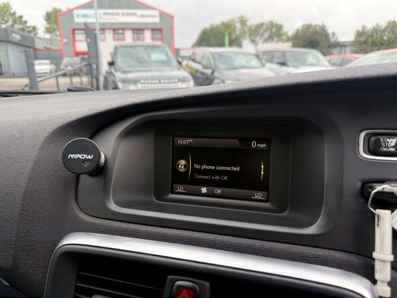 2015 VOLVO V40 2015 VOLVO V40