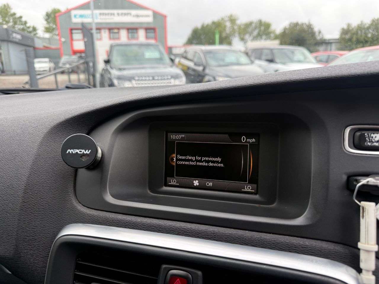 2015 VOLVO V40 2015 VOLVO V40