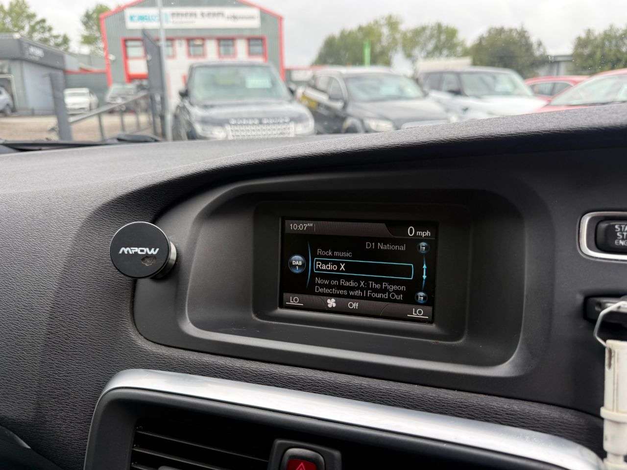 2015 VOLVO V40 2015 VOLVO V40