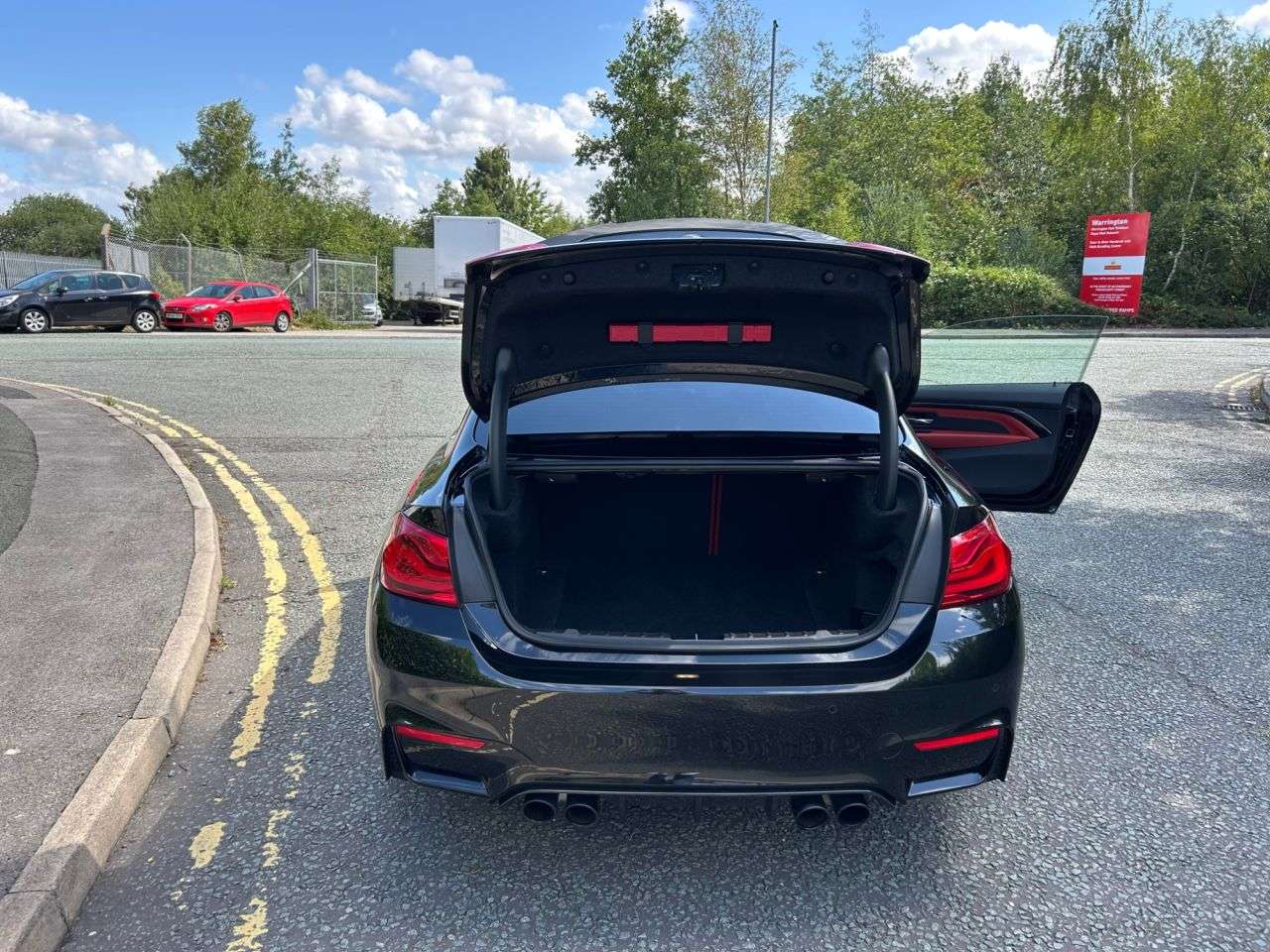 2018 BMW M4 2018 BMW M4