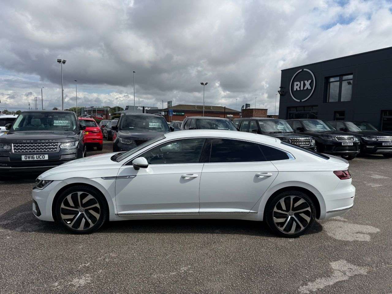 A 2019 VOLKSWAGEN ARTEON 1.5 TSI EVO R-Line Fastback 5dr Petrol DSG Euro 6-2 OWNERS FROM NEW-HEATED A 2019 VOLKSWAGEN ARTEON 1.5 TSI EVO R-Line Fastback 5dr Petrol DSG Euro 6-2 OWNERS FROM NEW-HEATED