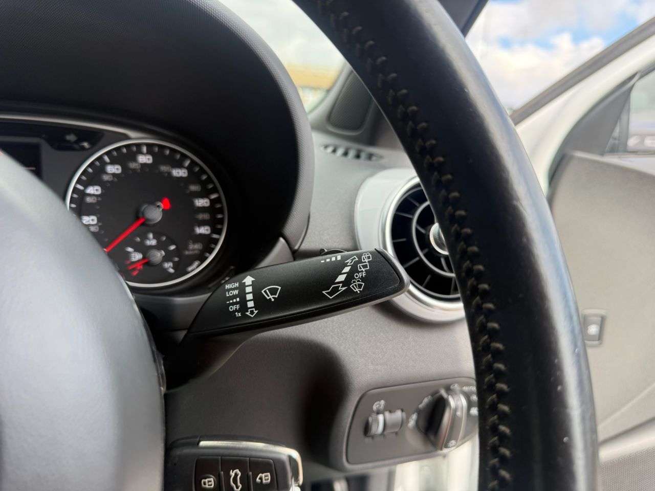2014 AUDI A1 2014 AUDI A1