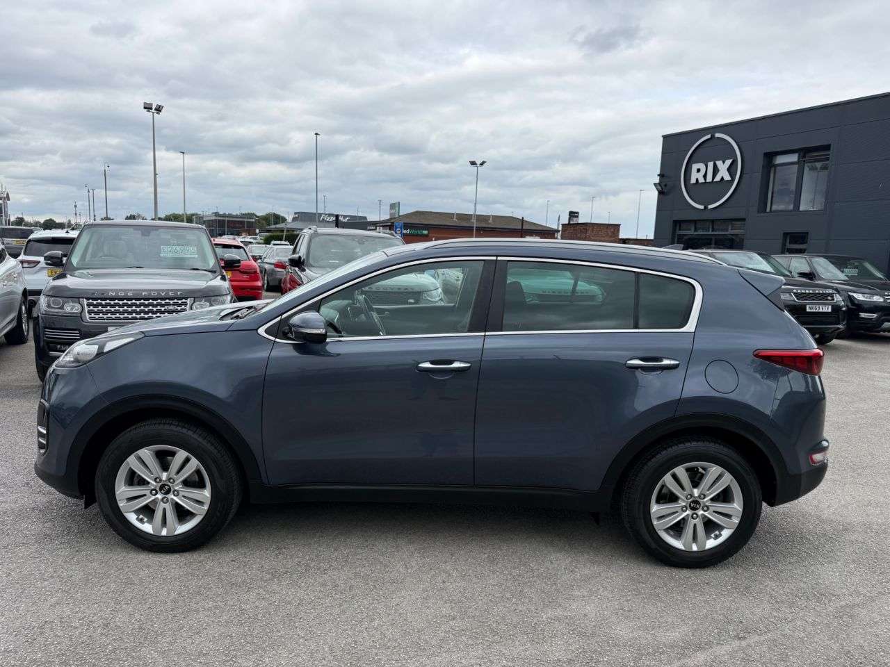A 2018 KIA SPORTAGE 1.6 GDi 2 SUV 5dr Petrol Manual Euro 6-2 OWNER CAR-BLUETOOTH-CRUISE CONTROL A 2018 KIA SPORTAGE 1.6 GDi 2 SUV 5dr Petrol Manual Euro 6-2 OWNER CAR-BLUETOOTH-CRUISE CONTROL