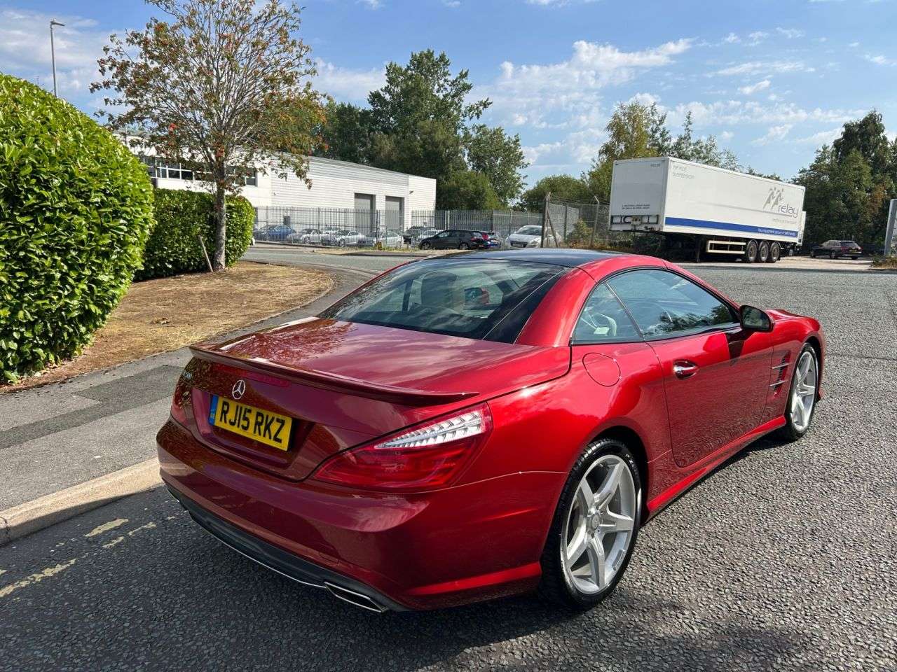 A 2015 MERCEDES-BENZ SL CLASS 4.7 SL500 AMG Sport Convertible 2dr Petrol G-Tronic Euro 6 (s/s) (435 ps)-1 A 2015 MERCEDES-BENZ SL CLASS 4.7 SL500 AMG Sport Convertible 2dr Petrol G-Tronic Euro 6 (s/s) (435 ps)-1