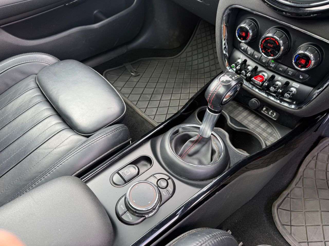 2018 MINI CLUBMAN 2018 MINI CLUBMAN