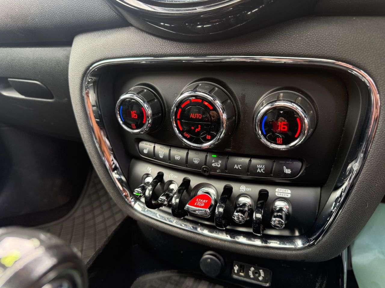 2018 MINI CLUBMAN 2018 MINI CLUBMAN